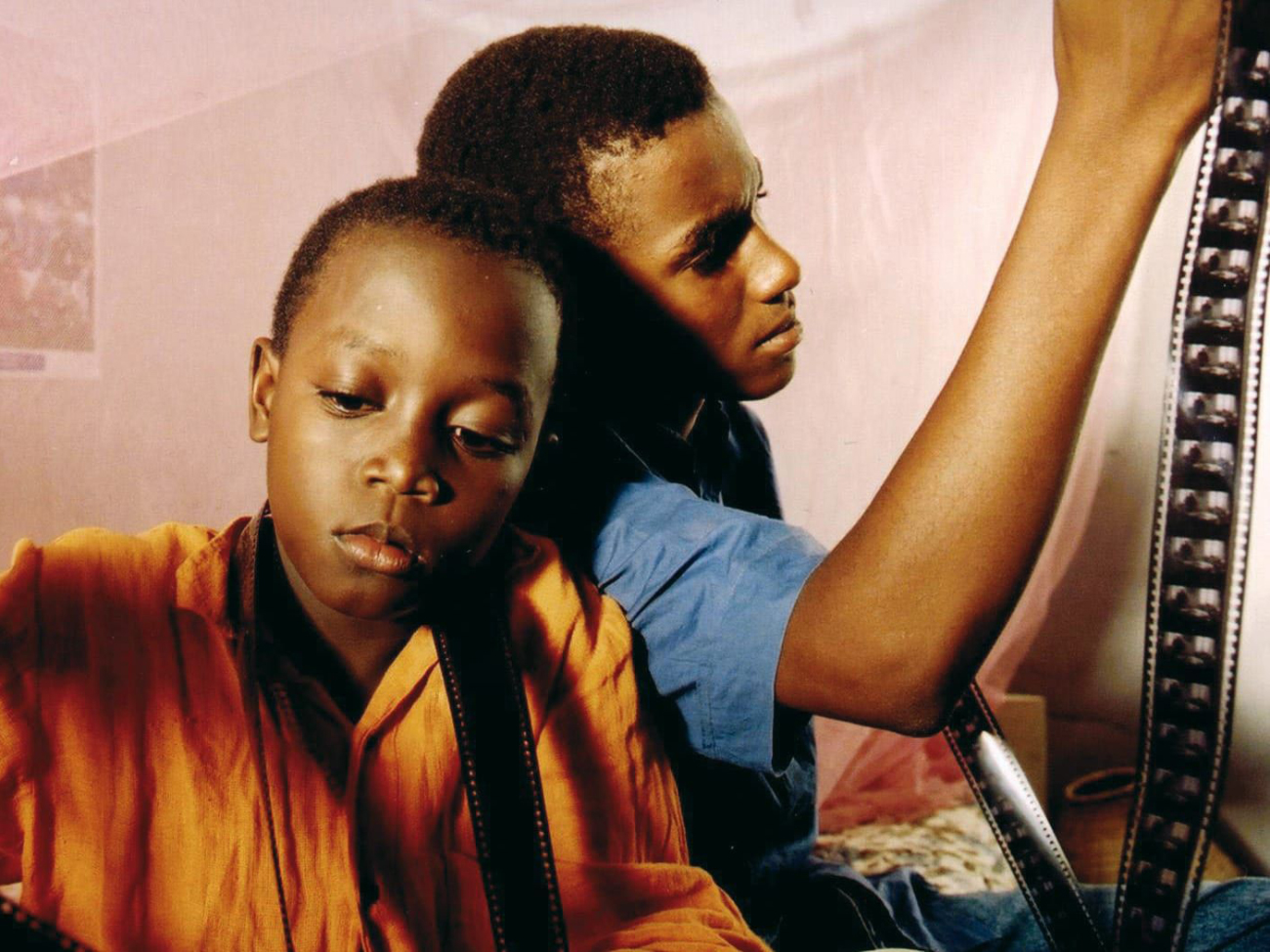 © Abouna (Notre Père) de Mahamat Saleh Haroun (film du dispositif Collège au cinéma 2008-2009)