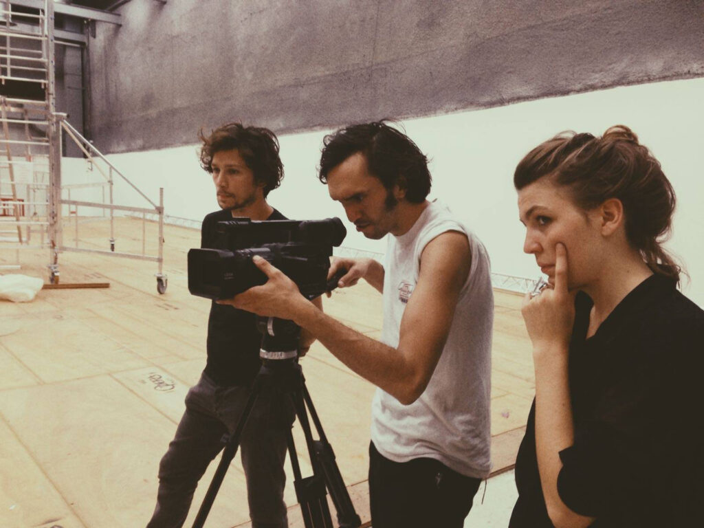 Durant cette journée, Cosme Castro et Jeanne Frenkel proposeront une masterclass sur le méta-cinéma. Plus d'infos à venir ! © OnP-Les Films Pelléas